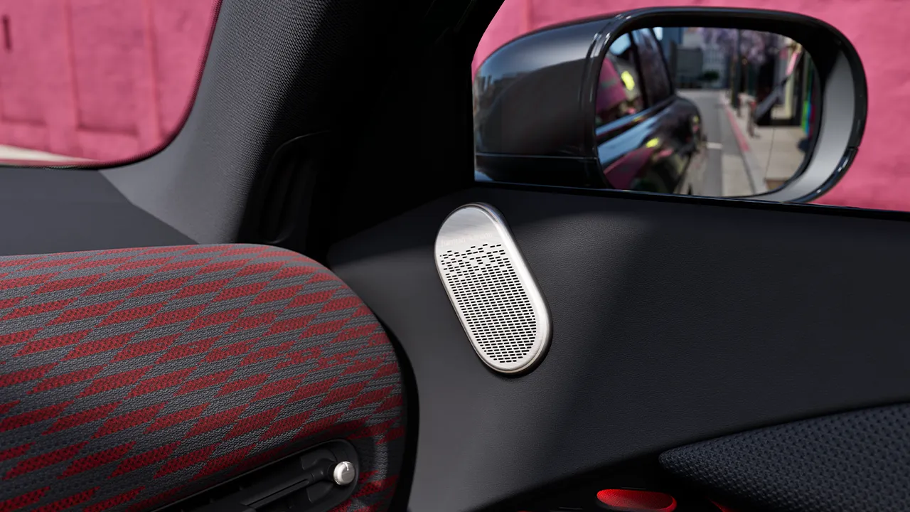 Čisto elektrické MINI Aceman - Interiér - štýl JCW