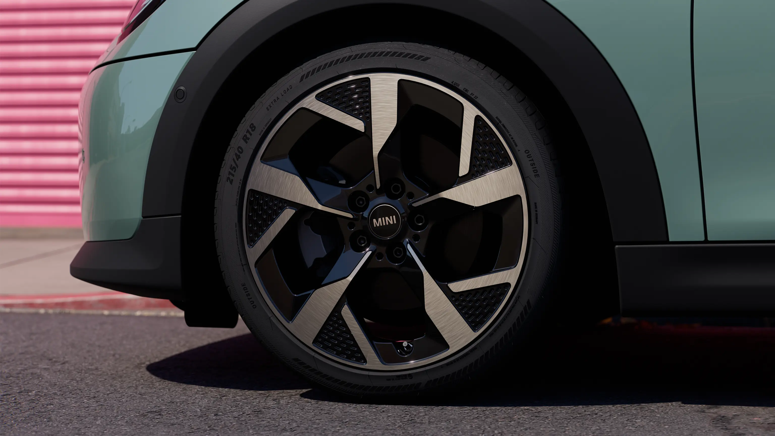 Video krútiaceho sa disku kolesa Slide Spoke na MINI Cooper