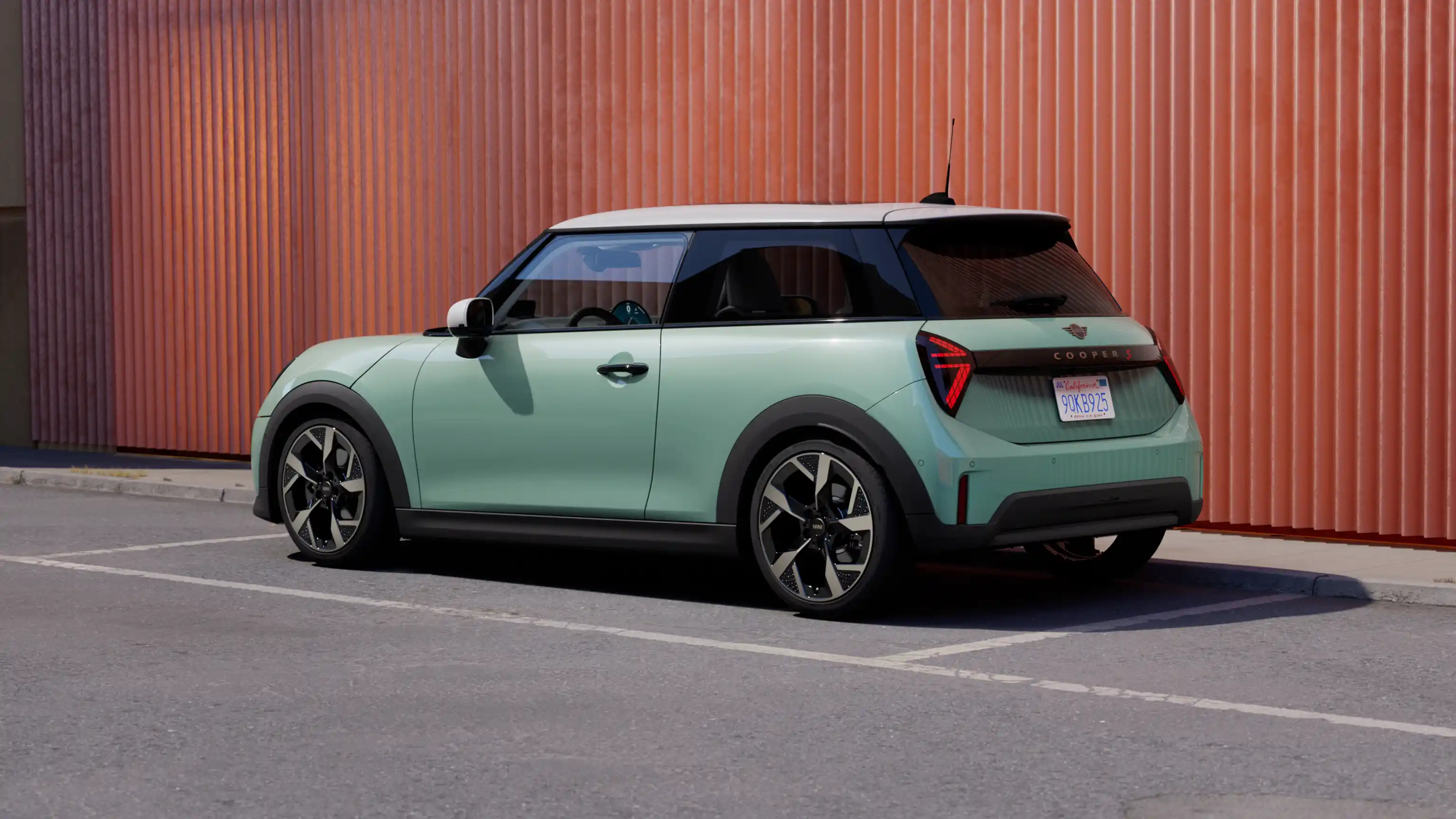 MINI Cooper 3-dverové - Pohľad zozadu sprava