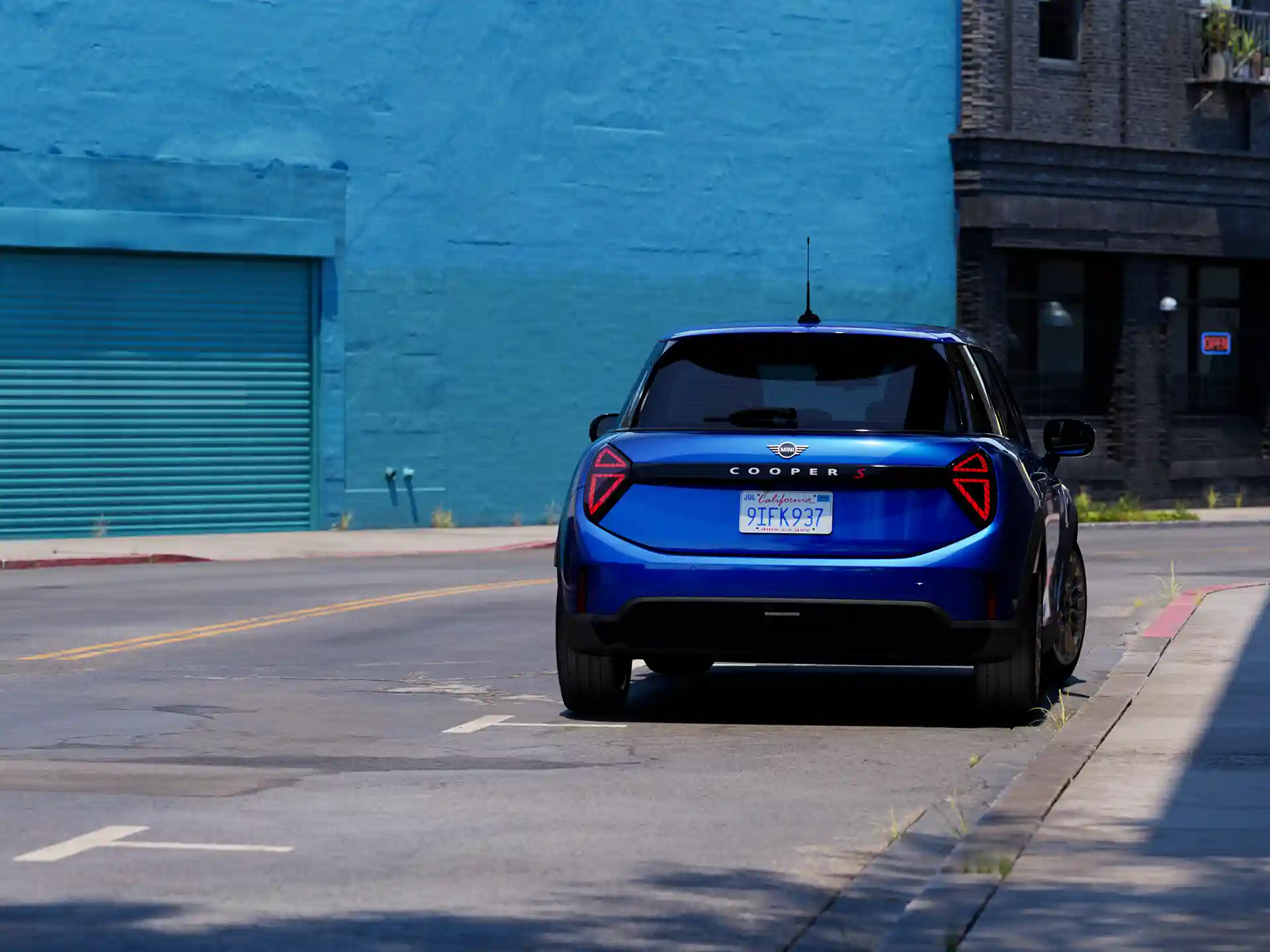 MINI Cooper 5-dverové - finančné služby - teaser