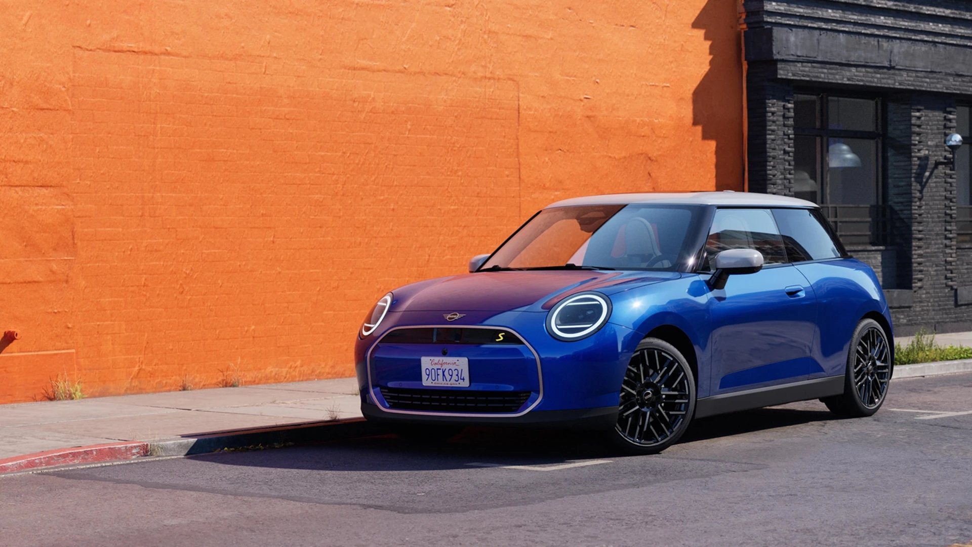 NOVÉ ČISTO ELEKTRICKÉ MINI COOPER.