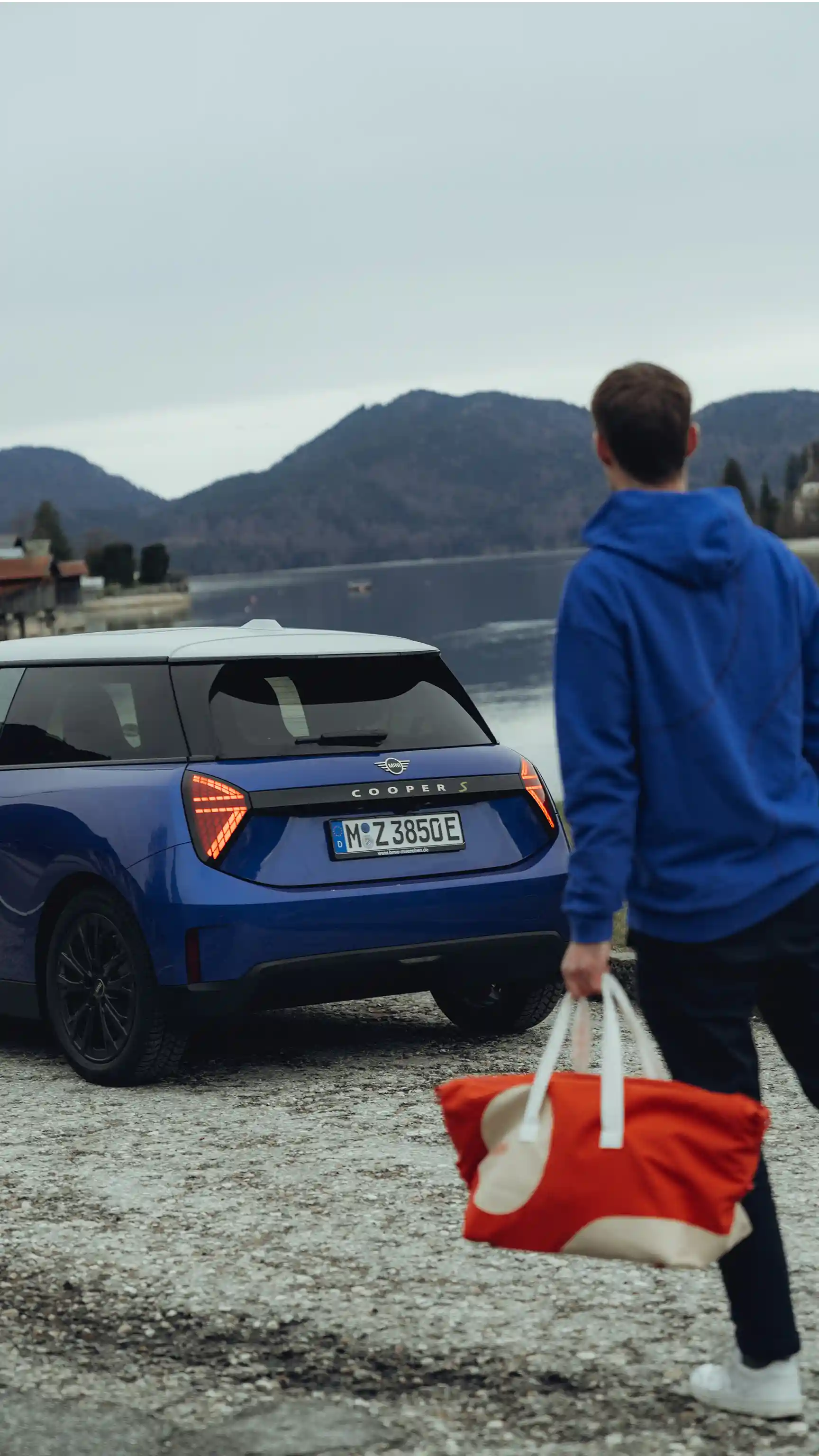 Čisto elektrické MINI Cooper - Muž