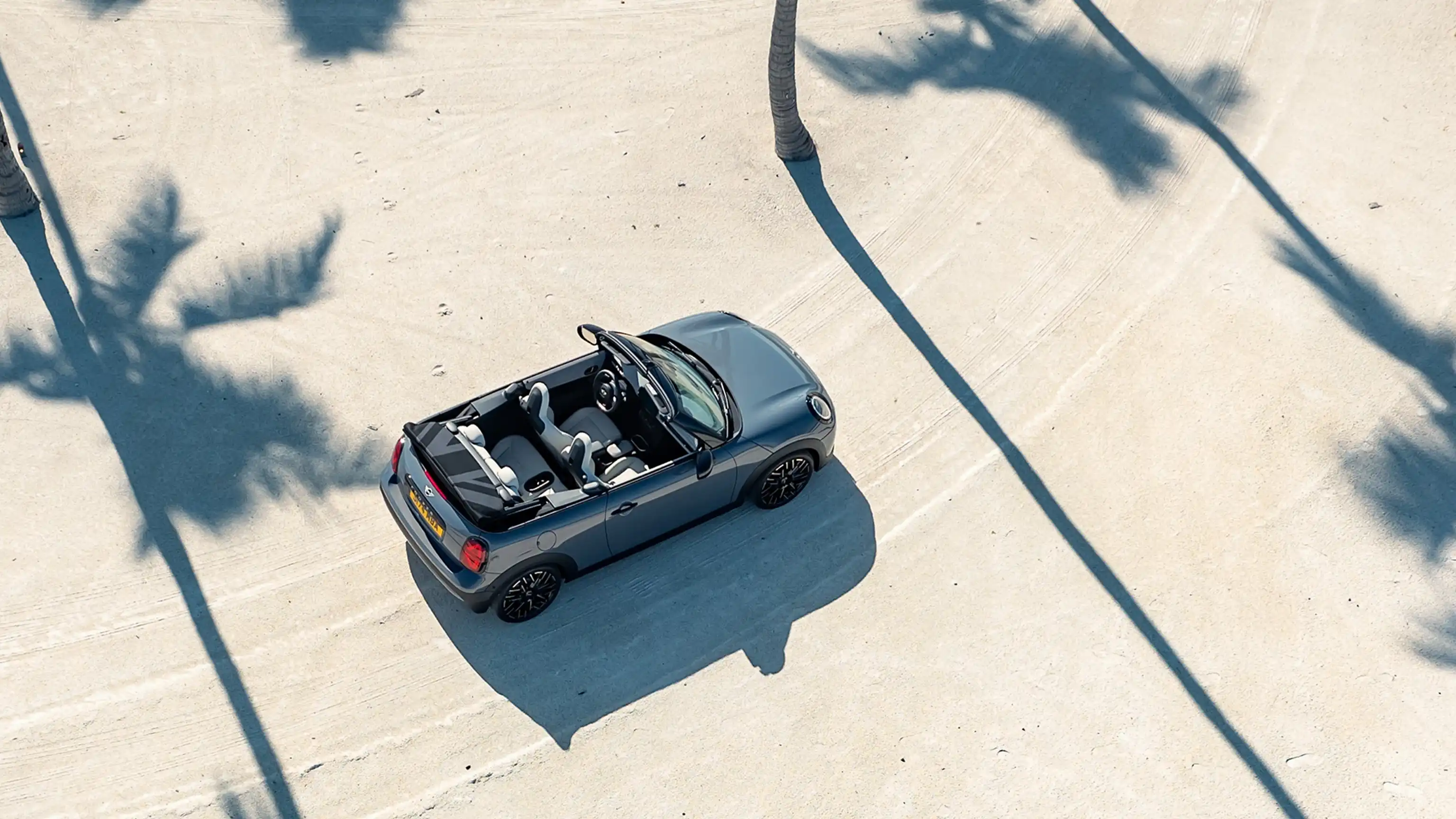 MINI Cooper Cabrio - prehľad - horný pohľad