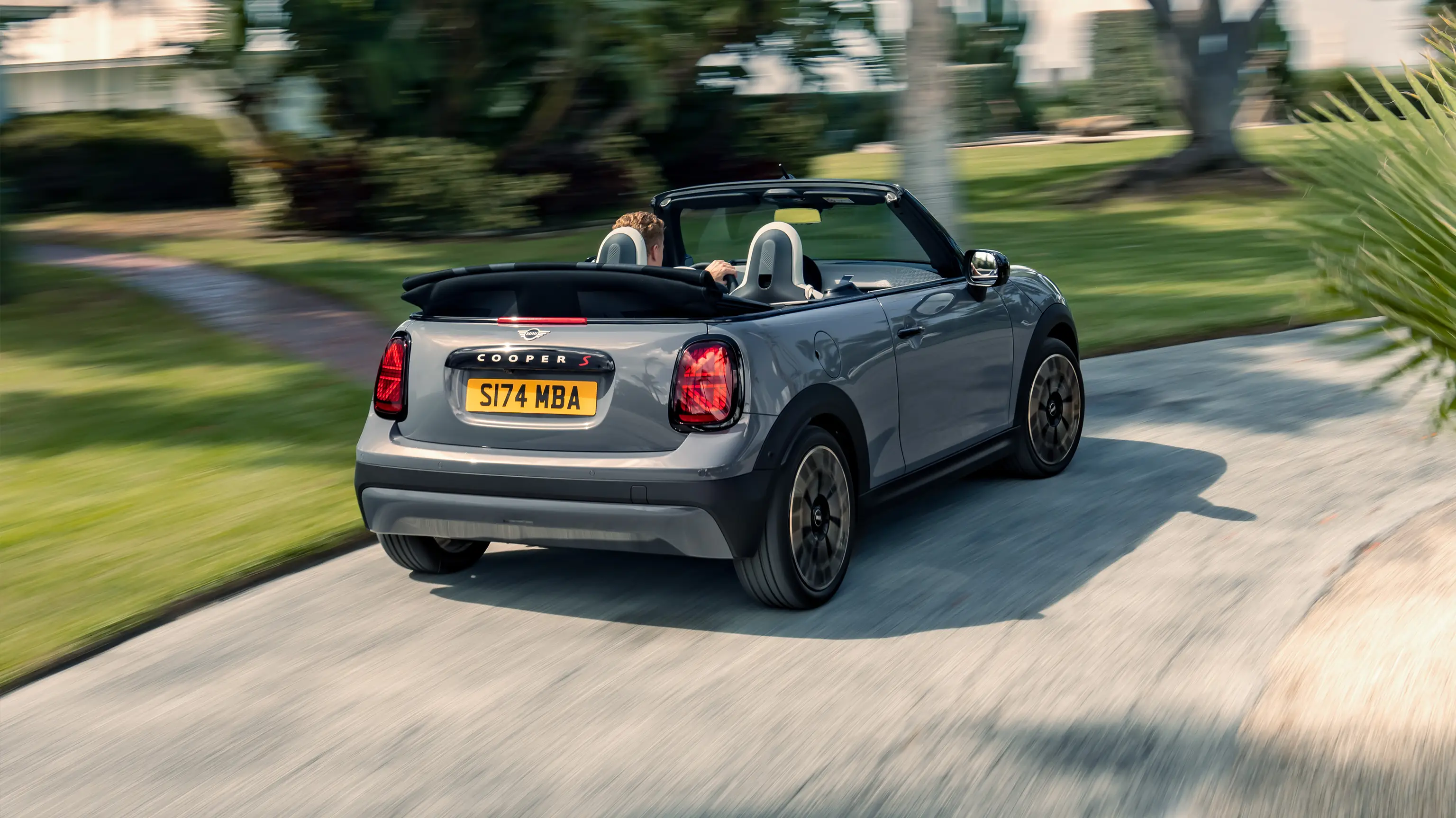 MINI Cooper Cabrio - Motokára