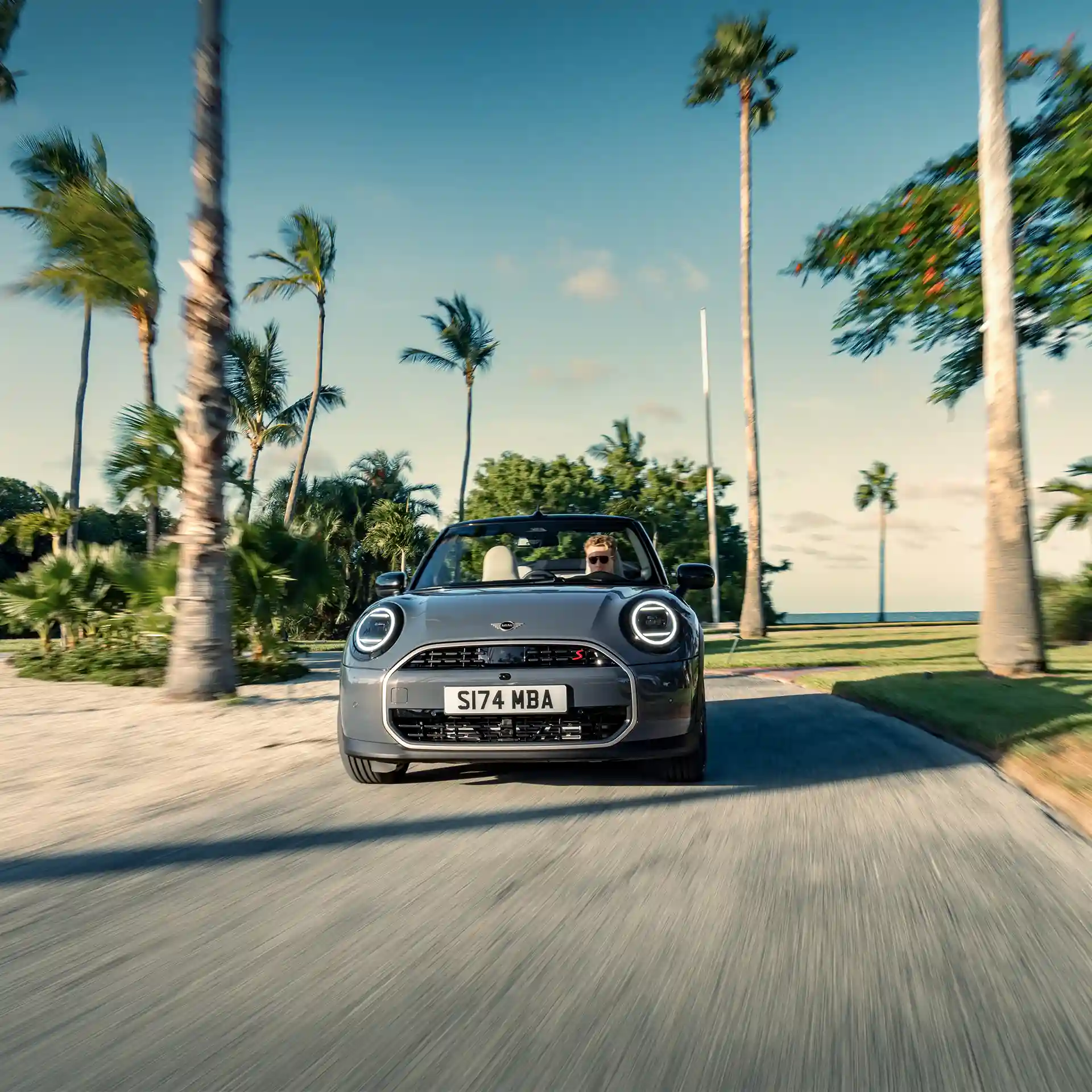 MINI Cooper Cabrio - Predný pohľad