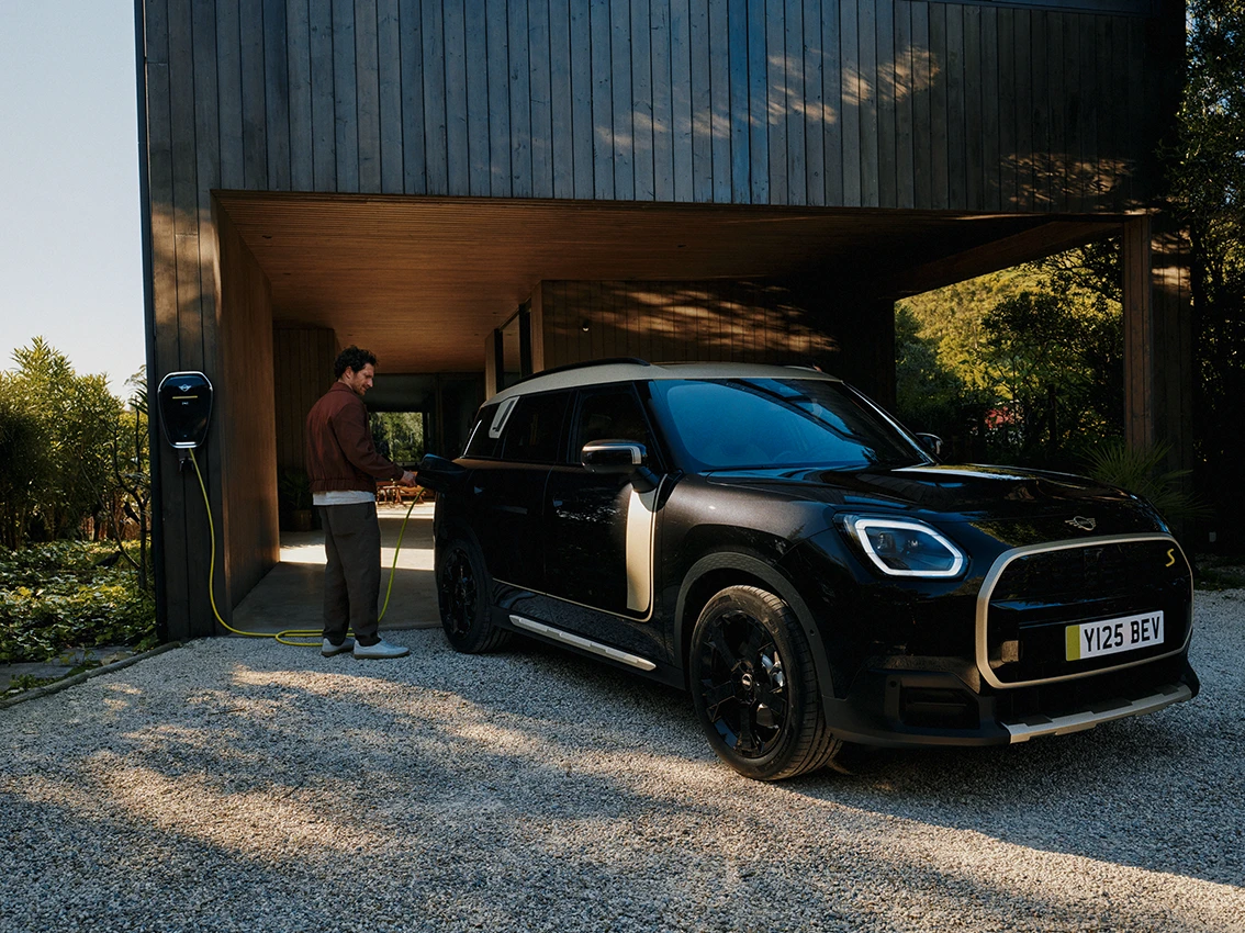 Čisto elektrické MINI Countryman - Video