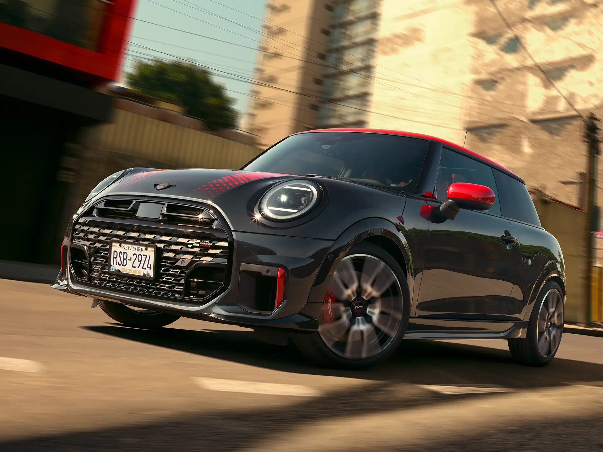 MINI John Cooper Works - F66 JCW bočný pohľad