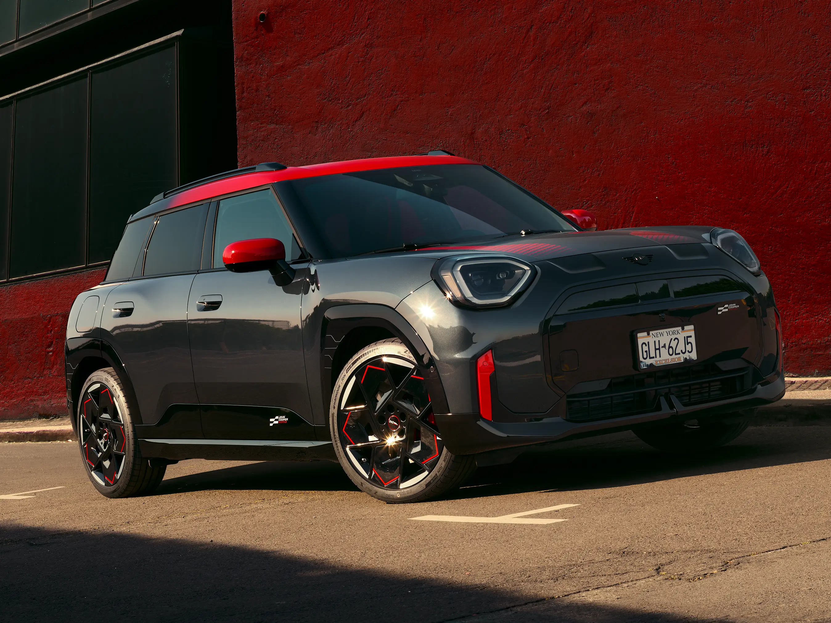 MINI John Cooper Works - J05 JCW bočný pohľad