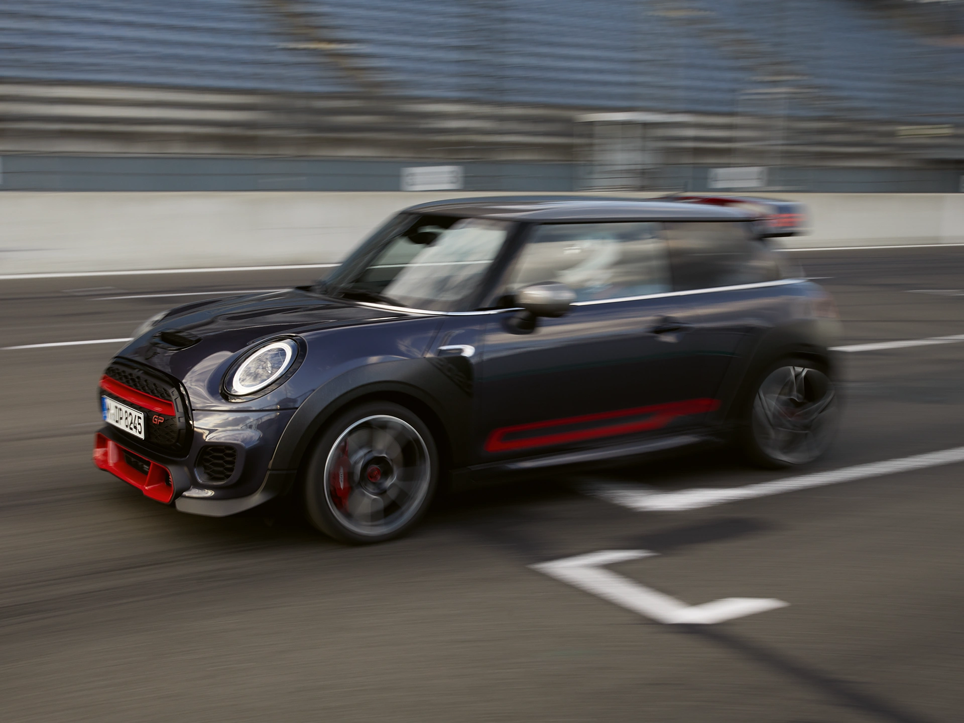 MINI John Cooper Works - pretekárske MINI GP