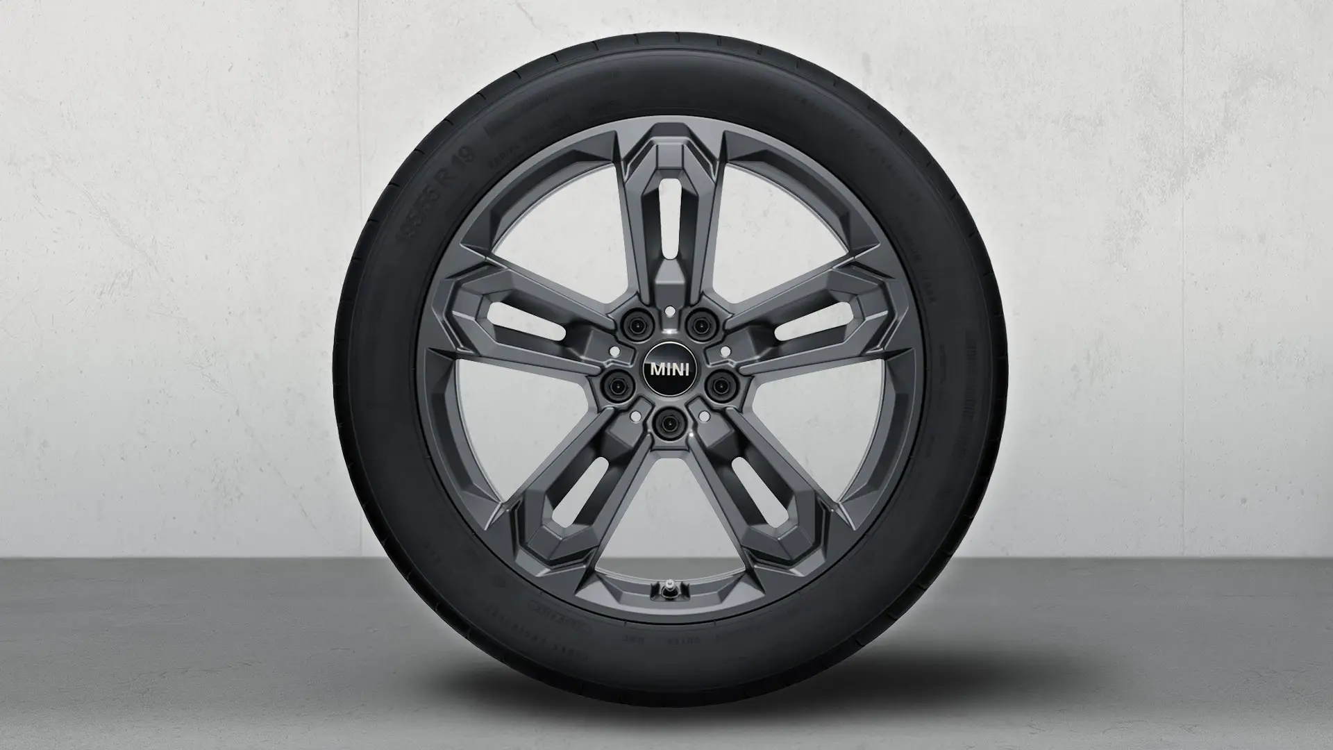 19" disk John Cooper Works z ľahkej zliatiny Double Spoke 1041 vo farbe Gunmetal Grey, zimné koleso. 