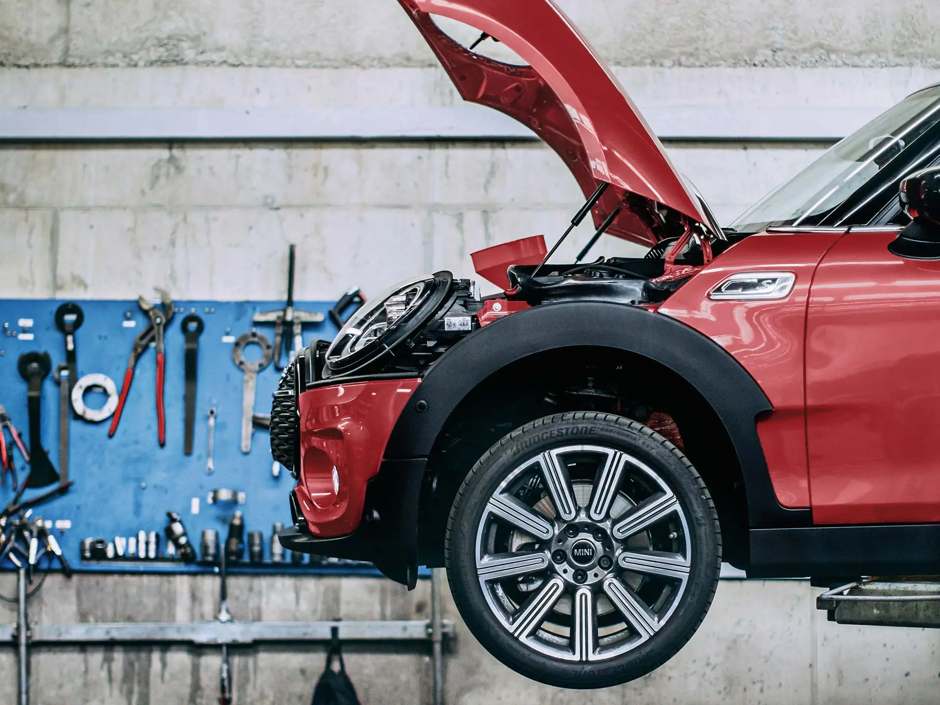 MINI na zdvíhacom zariadení