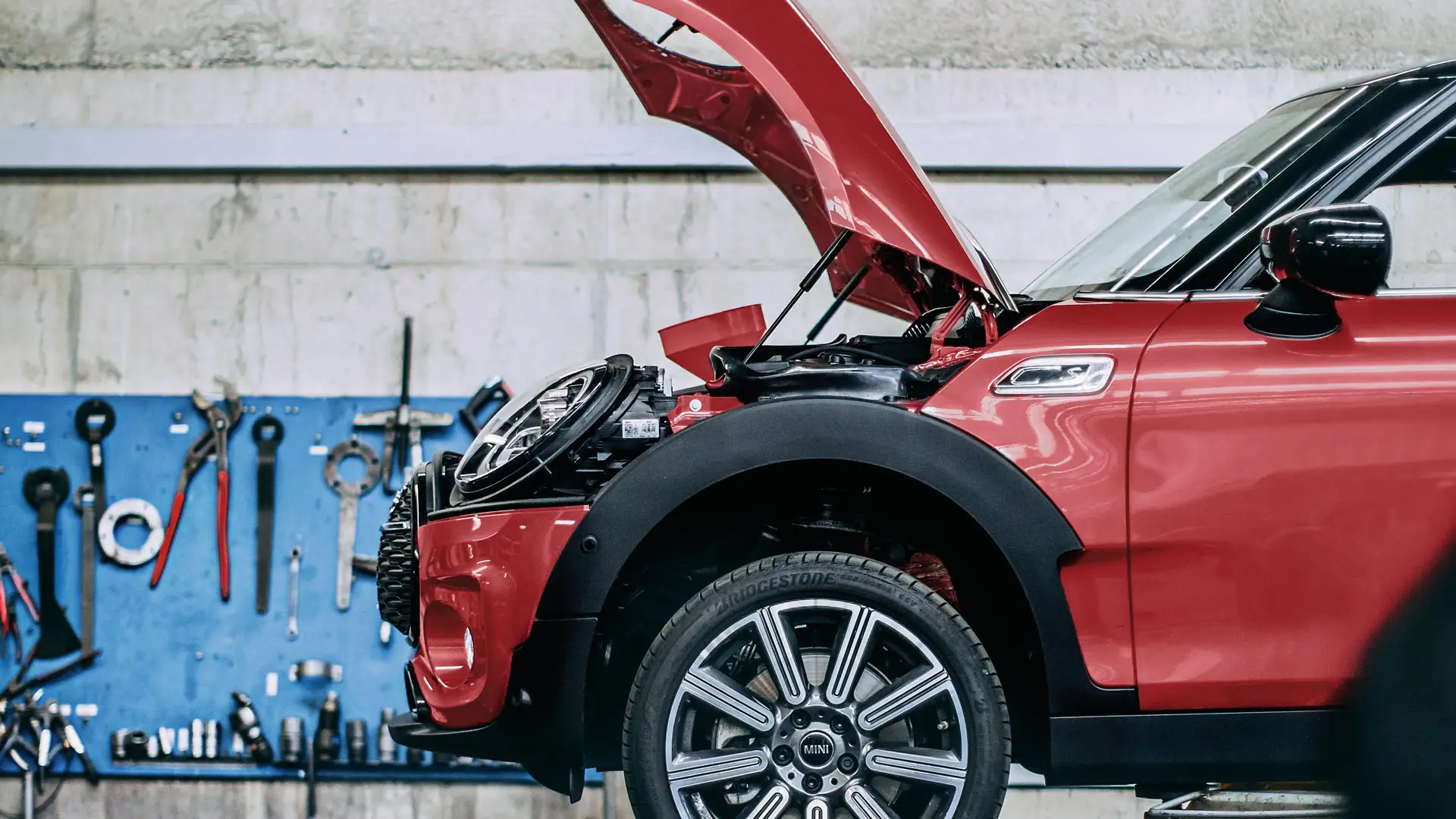 MINI na zdvíhacom zariadení