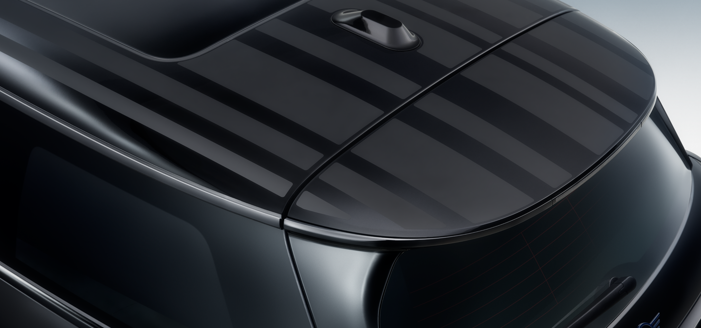 Detailný pohľad zhora na čiernu kontrastnú strechu MINI Paul Smith Edition s jedinečnou interpretáciou pruhov