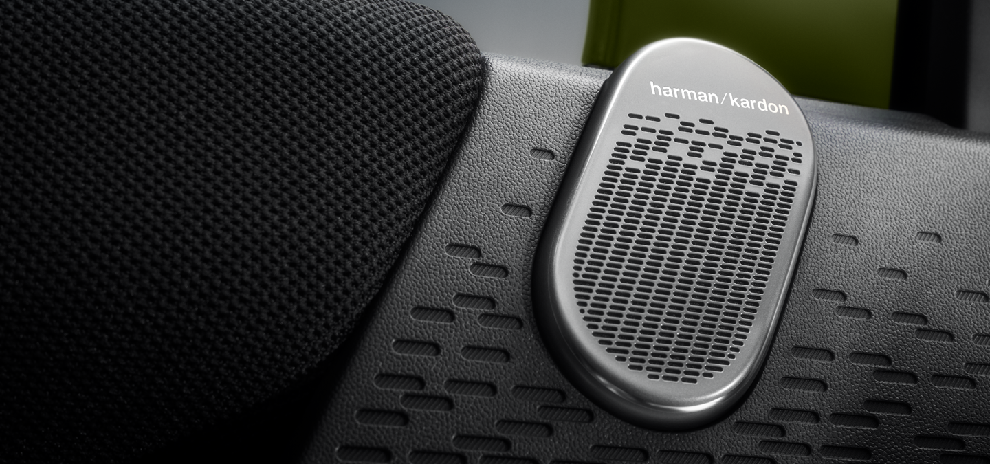 Detailný pohľad na audiosystém Harman Kardon v MINI Paul Smith Edition