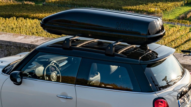 Príslušenstvo MINI – čierny strešný box mini 320