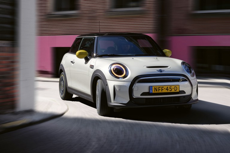 elektrické mini - dojazd - zadný pohľad na mini electric