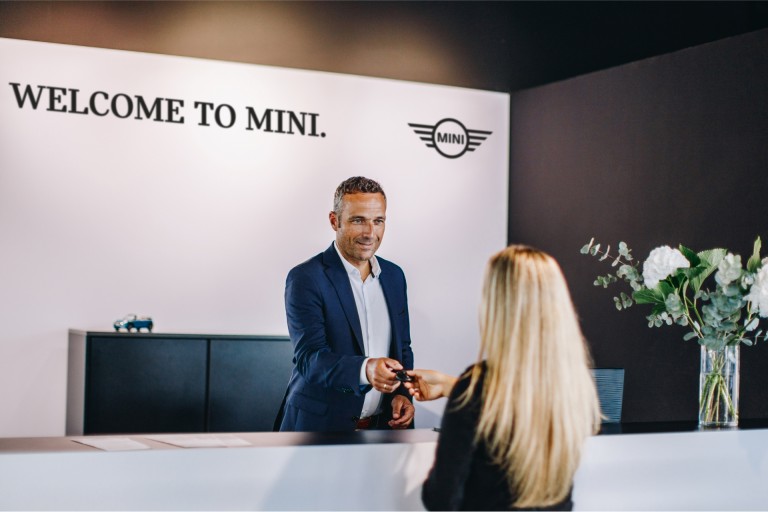 MINI partner recepcia so zamestnancom a zákazníkom