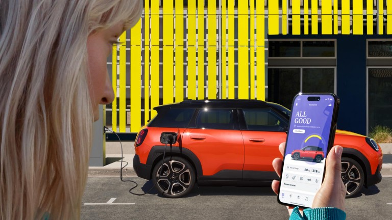 Čisto elektrické MINI Aceman - mozaika - digitálny zážitok