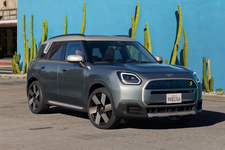 Čisto elektrické MINI Countryman - financial services - teaser