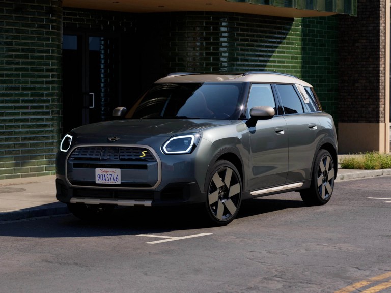 Čisto elektrické MINI Countryman - Video