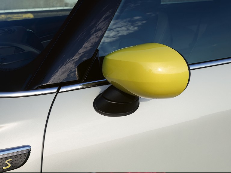 MINI Cooper SE 3-dverové – Energetic Yellow – farby