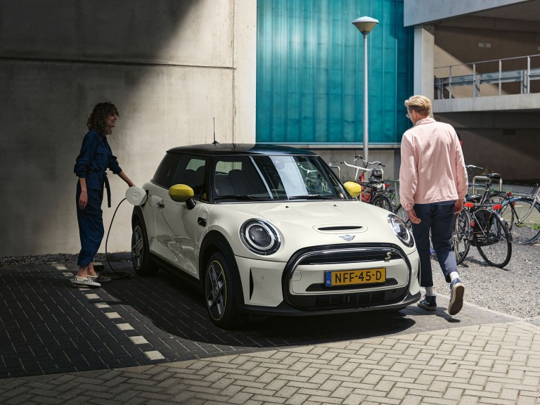 MINI Cooper SE 3-dverové – model  – informácie