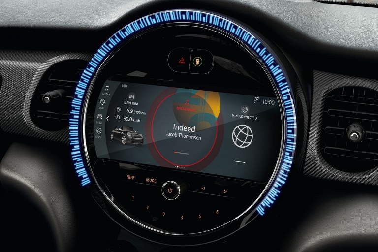 mini connected - rádio visual boost