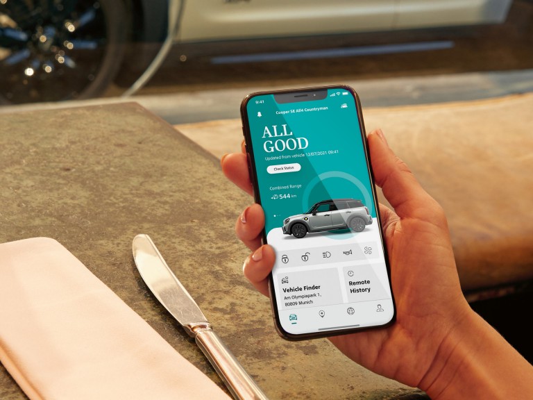 mini connected – remote services – ovládanie