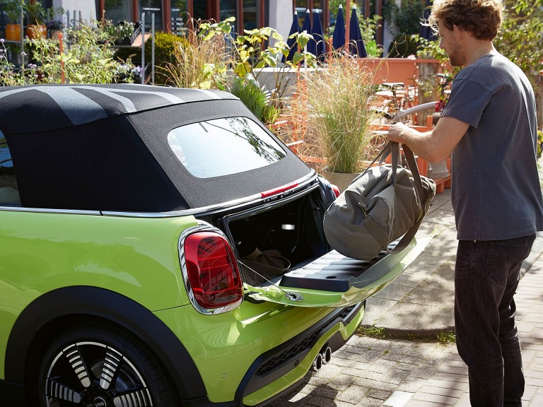 MINI Cabrio – Easy Load – batožinový priestor
