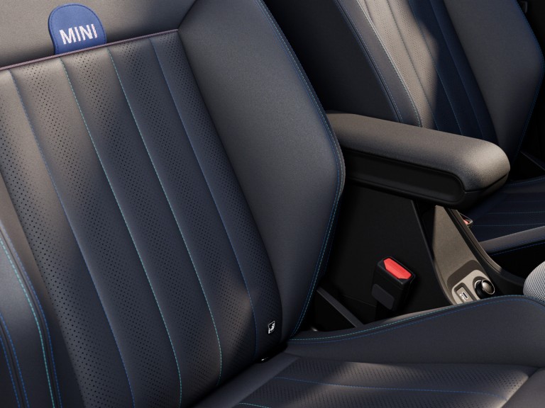 MINI Cooper 5-dverové – interiér – sedadlá – čalúnenie