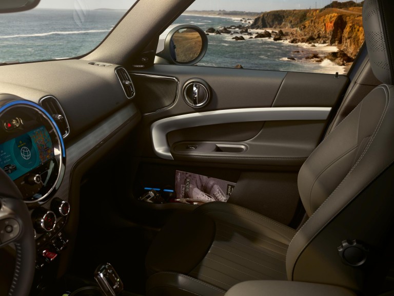 MINI Countryman F60 – interiér – komfortné materiály