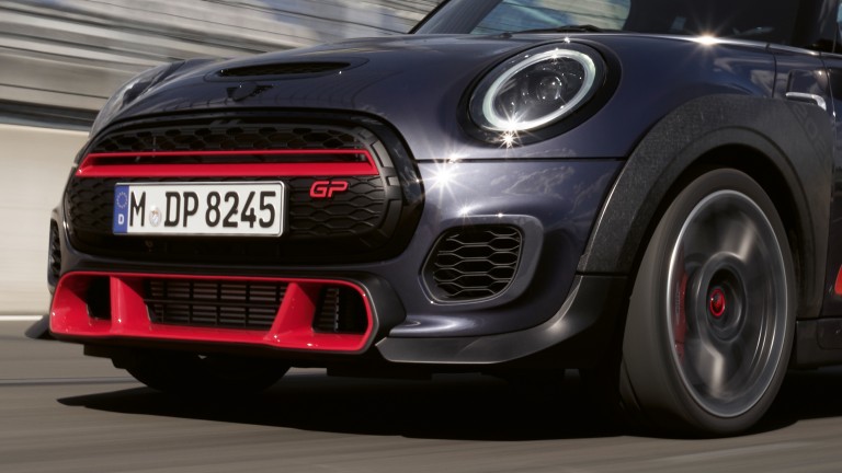 MINI John Cooper Works GP – predný pohľad – nárazník