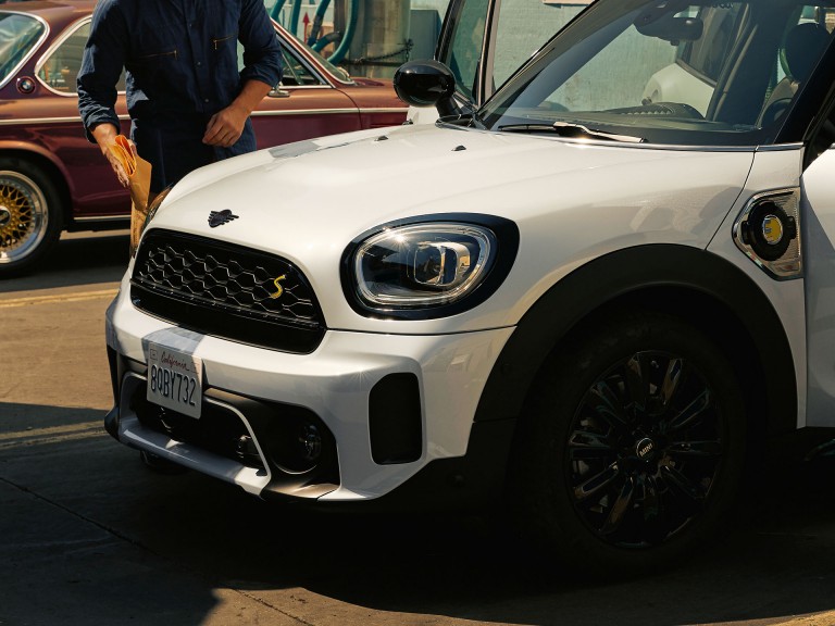 Nové MINI PHEV F60 – predná mreža – nárazník